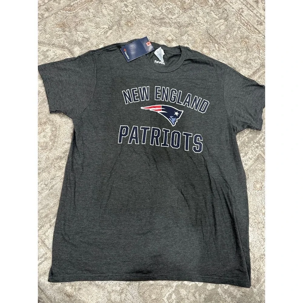 New‎ England patriots Gray Short Sleeve t shirt NWT L Athleisure Sporty